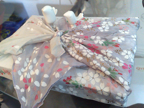 Try wrapping some gifts this year using the traditional Japanese method furoshiki. Here's how!