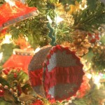 DIY Christmas Ornaments: Burlap Ornament Ball