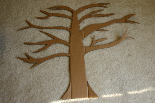 DIY Cardboard and Toilet Paper Roll Tree