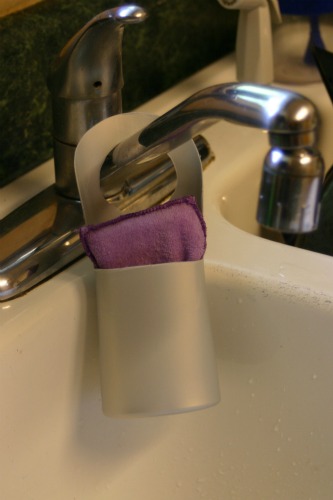 Ways to Reuse Shampoo Bottles: Sponge Holder