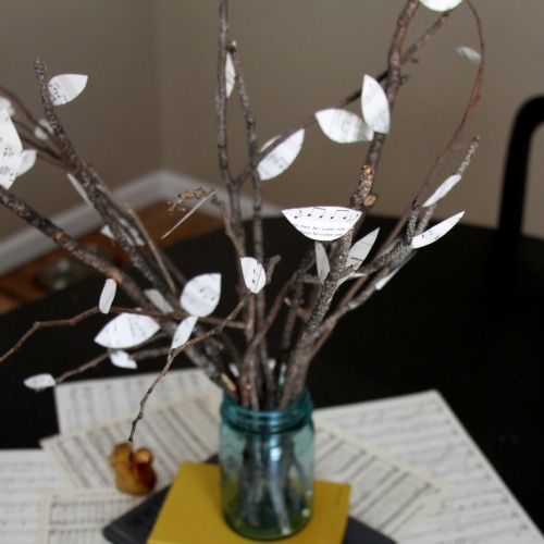 Create an Easy and Eco-Friendly Centerpiece With Only 5 Items