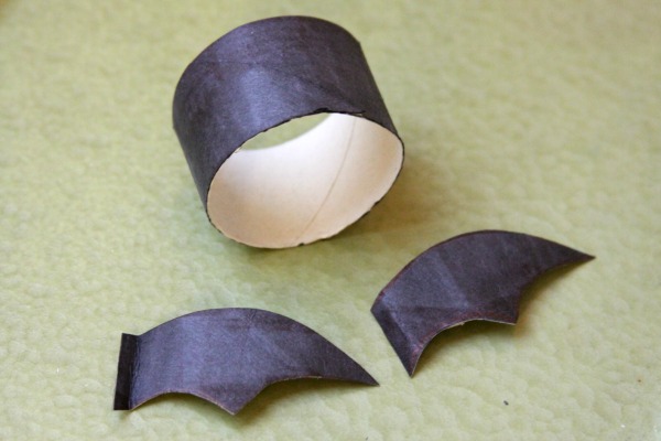 Crafts for Kids: A Toilet Paper Roll Bat!