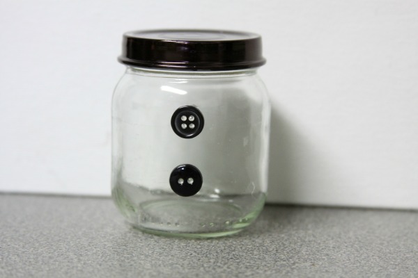 Holiday Crafts: Upcycle Glass Jars into an Adorable Snowman!