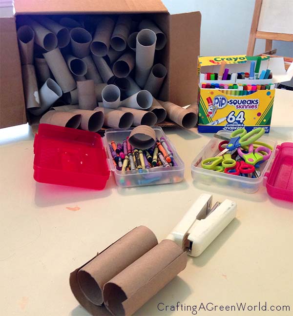 Binoculars Craft for Two to Four Year Olds - Last week I taught a binoculars craft at my son's preschool, and it was such a hit! Here are tips on how to do this craft project with the preschool set.