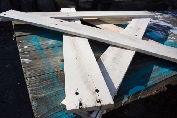 Upcycled Porch Star from Crafting with Wood Pallets