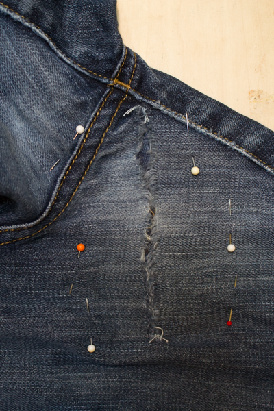 how to mend a rip in the thigh of your jeans