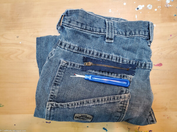 Reclaim the zipper from old jeans