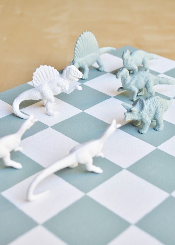dinosaur chess via BeauCoup